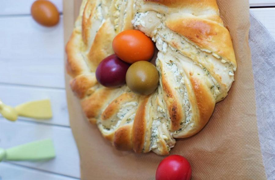 Herzhaft gefüllter Dinkel-Hefekranz – perfekt für den Osterbrunch oder zum Grillen