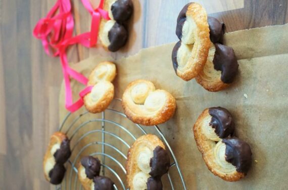 Mini-Schweinsohren mit Schokolade