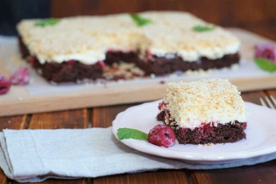 Sägespänekuchen mit Himbeeren